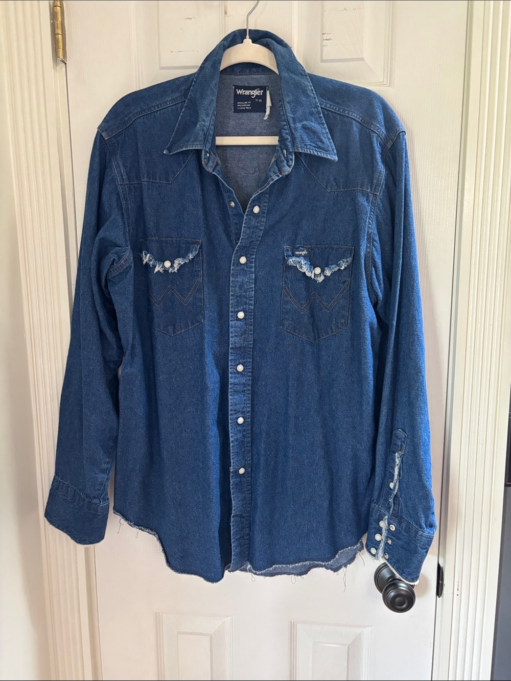 Wrangler Denim Pearl Snap Western Shirt in Dark Blue